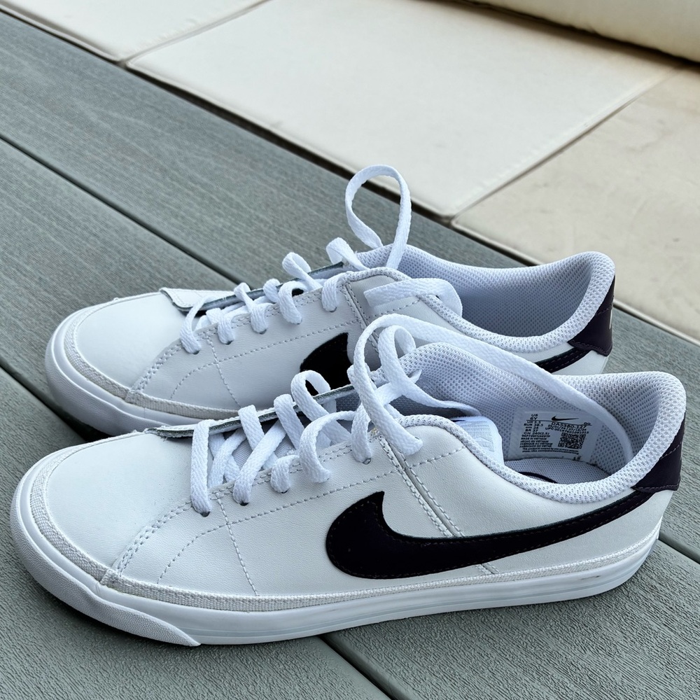 New Nike Court Legacy tennis shoes 6Y